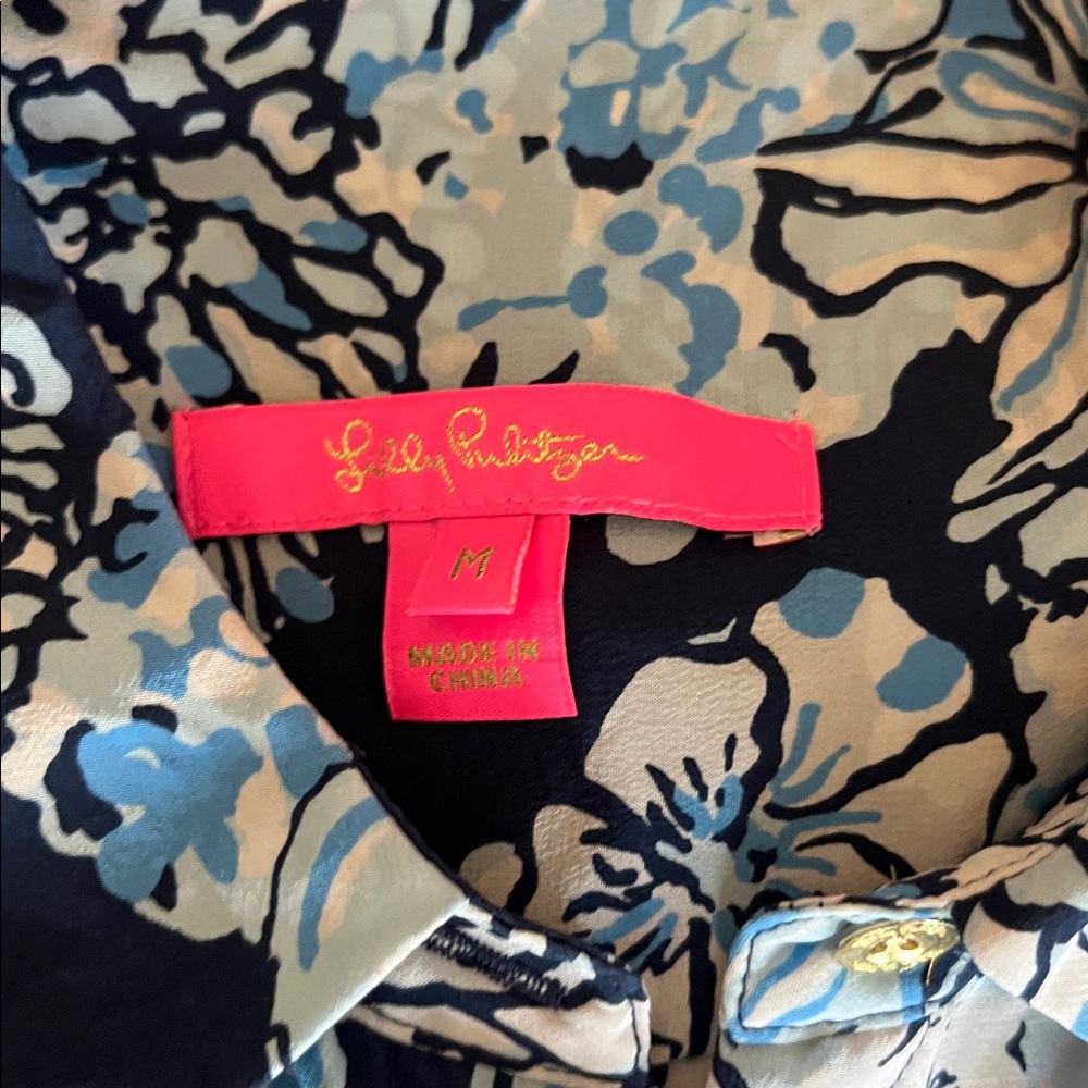 Lilly Pulitzer Navy Floral women’s shirt - Picture 2 of 4